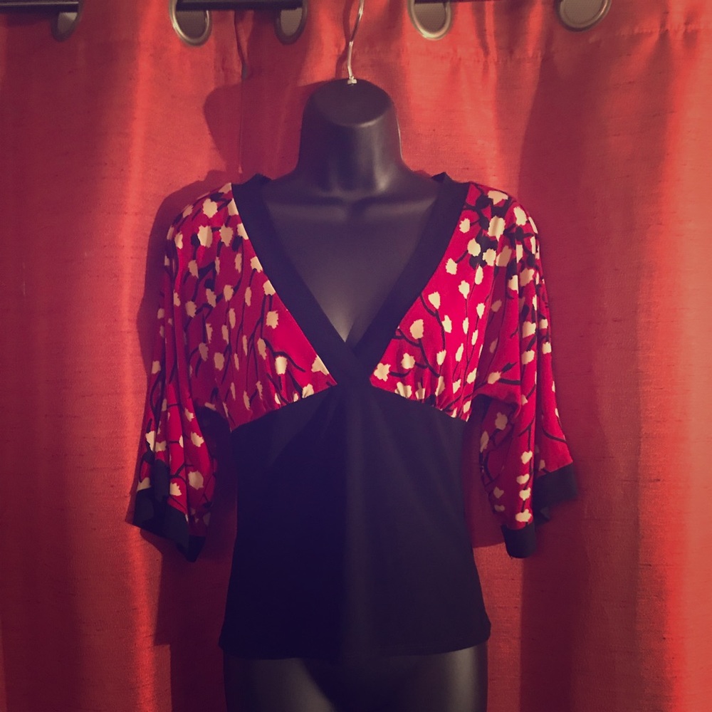 Women’s Sz L top